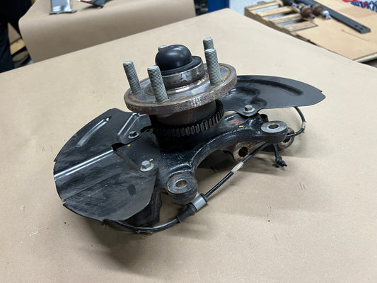 2015-2020 Ford Mustang 5.0L GT LH Driver Side Front Spindle Knuckle Hub
