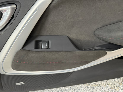2020 Camaro ZL1 RH Passenger Leather Insert Door Panel Suede Accents 4k miles