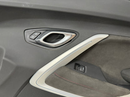 2020 Camaro ZL1 RH Passenger Leather Insert Door Panel Suede Accents 4k miles