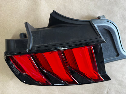 2018-2023 Ford Mustang GT V6 EcoBoost Tail Light RH Passenger Side LED
