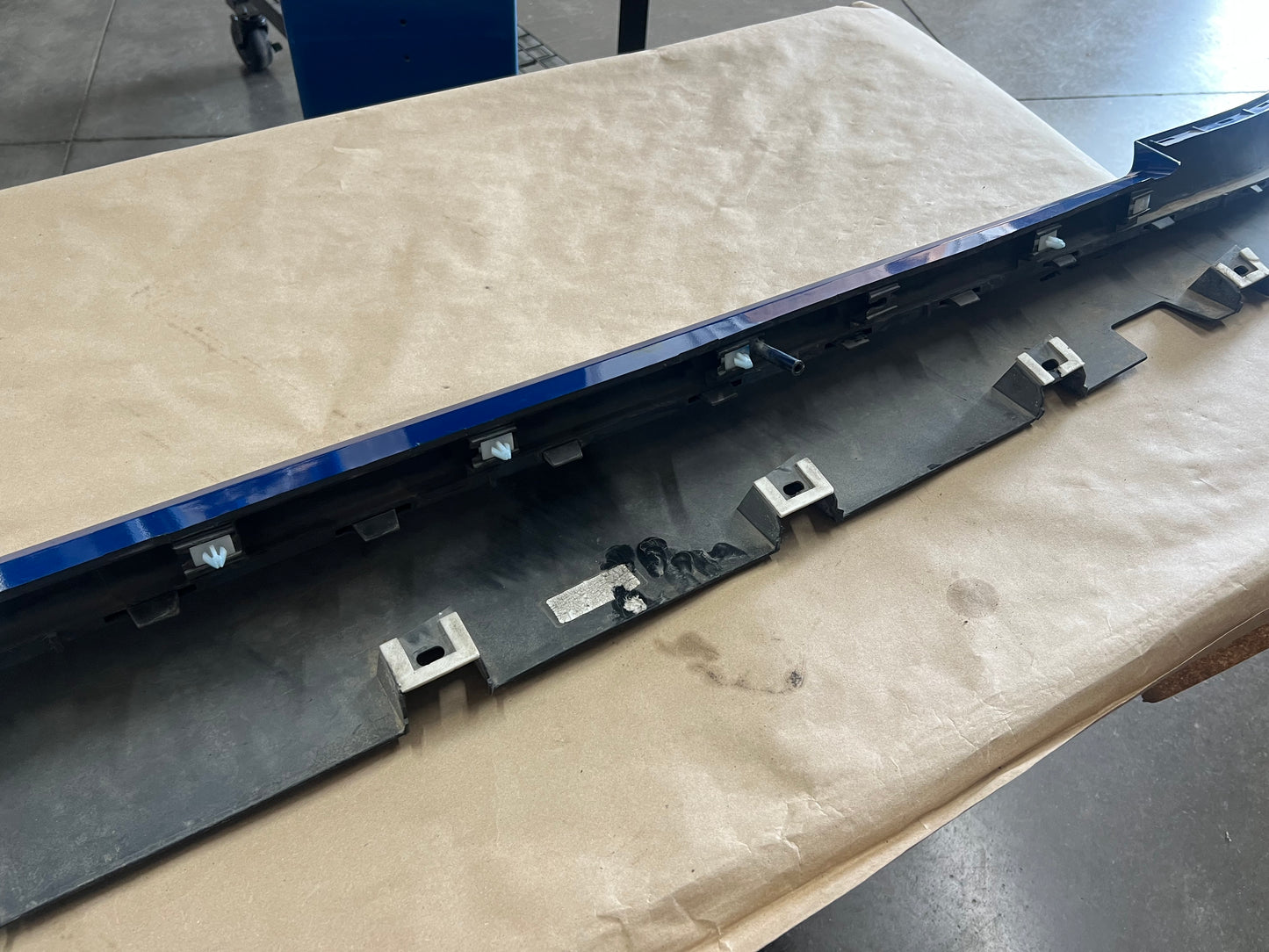 2015-2022 Mustang GT V6 LH Side Skirt Molding Driver Side Blue N6