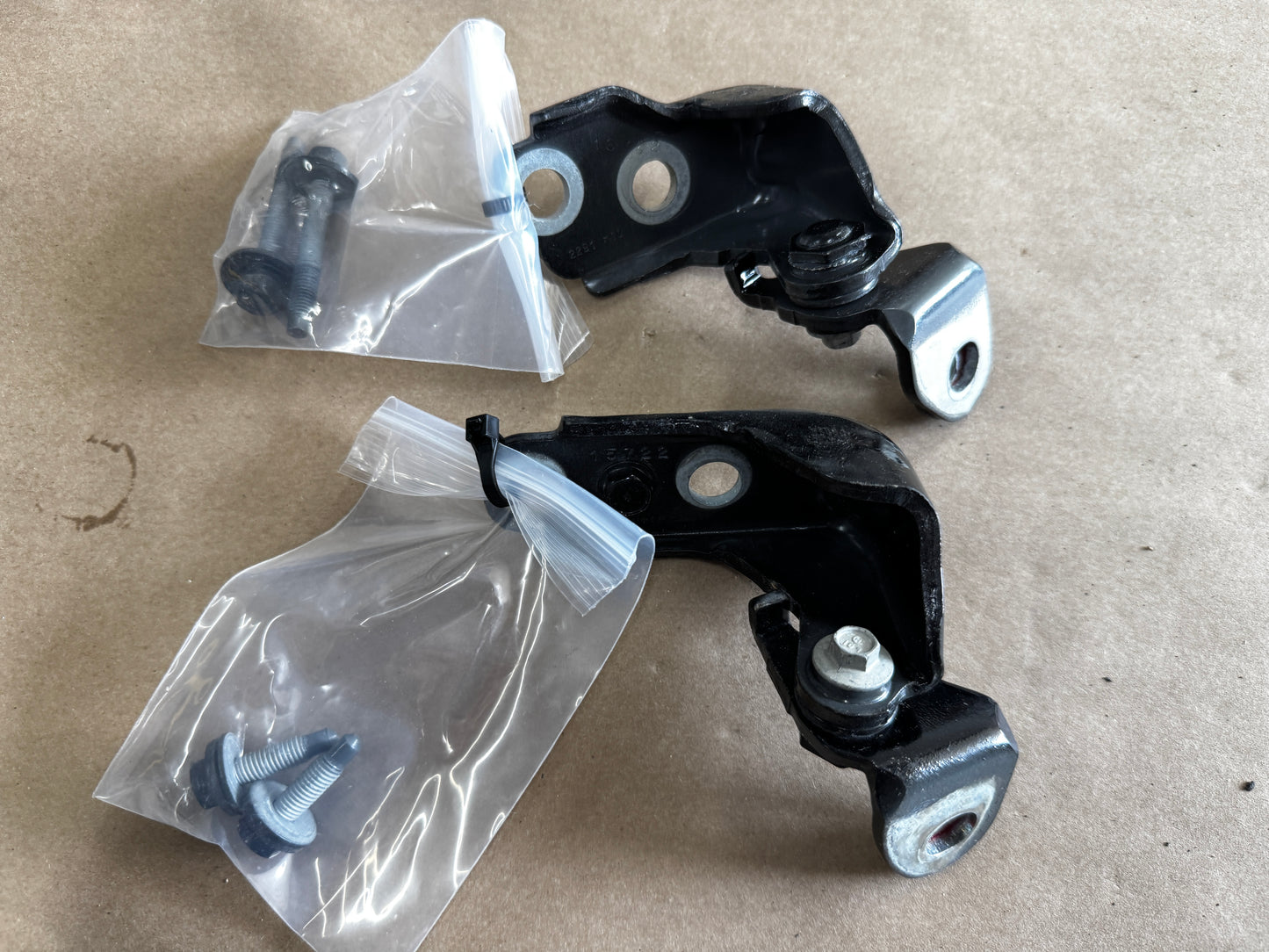 2015-2023 Ford Mustang GT GT500 GT350 Door Hinges RH Passenger Upper Lower Black
