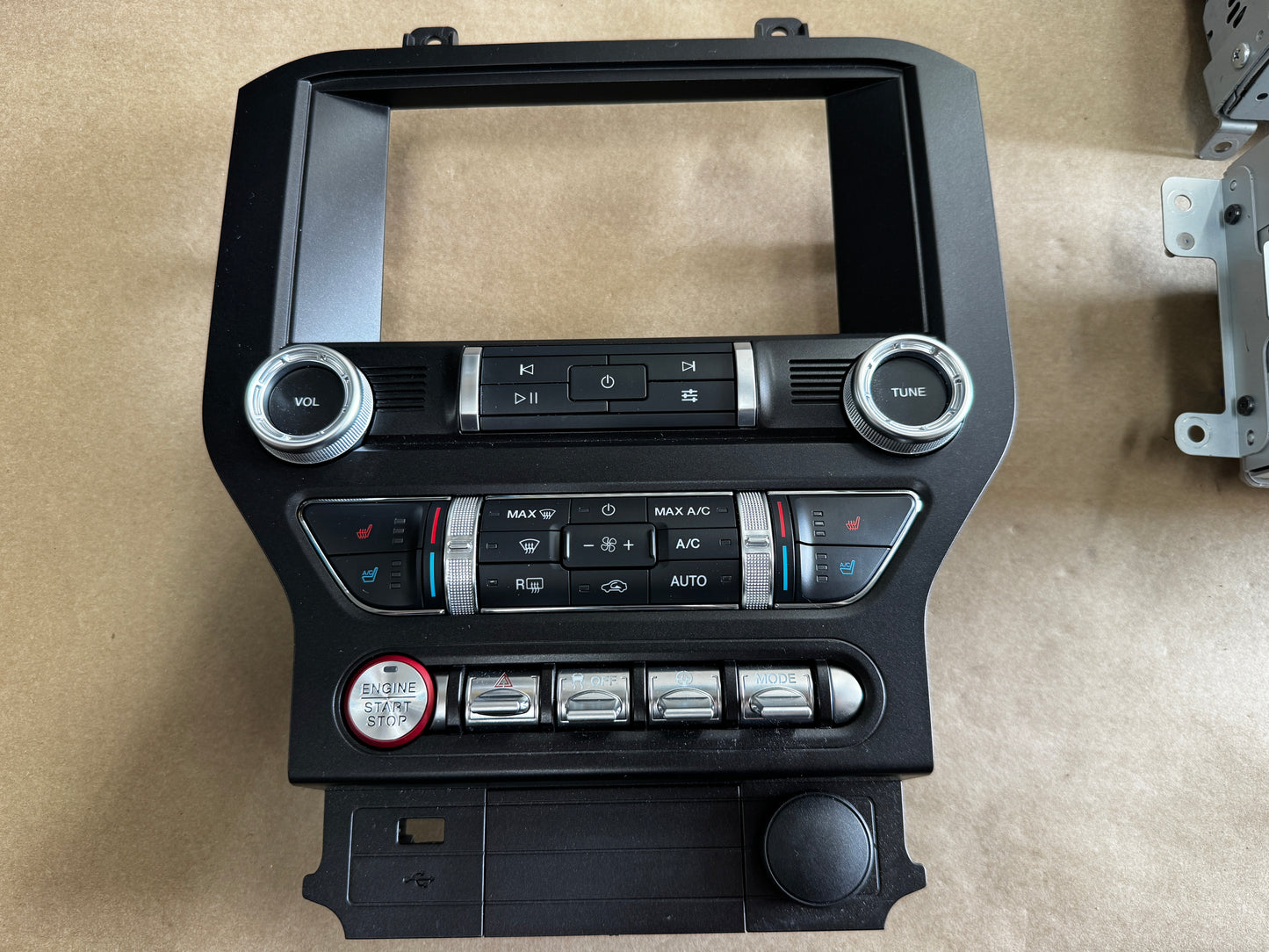 2022 Ford Mustang GT Touch Screen, Face Plate, Radio, Module USB Port - OEM