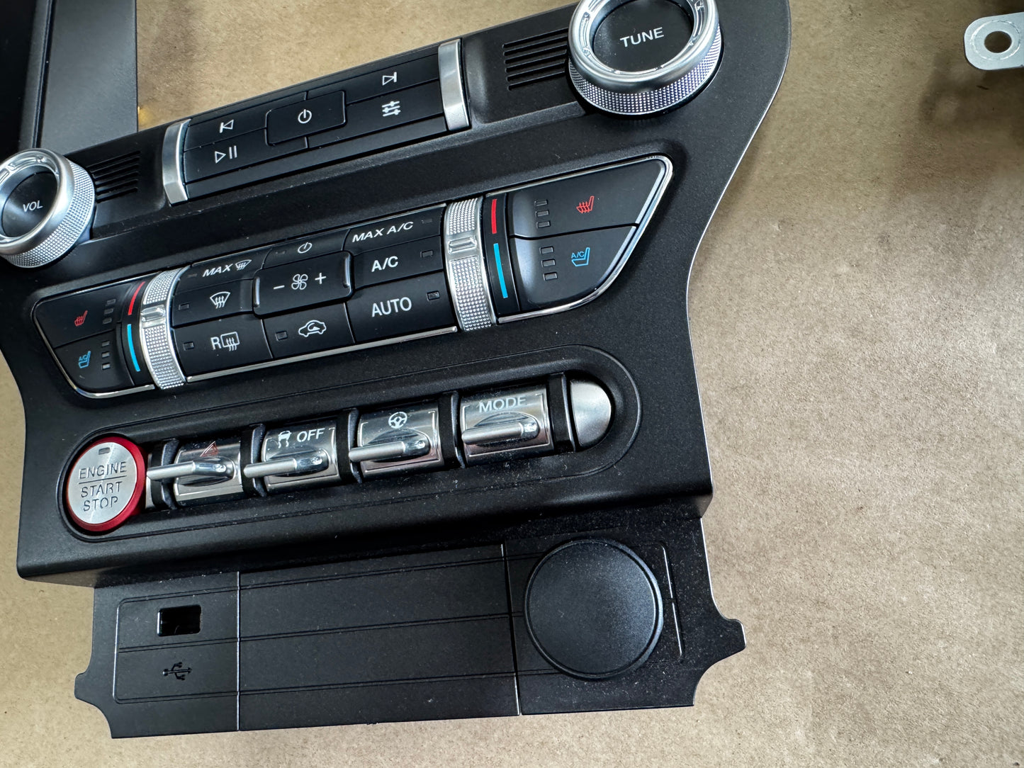 2022 Ford Mustang GT Touch Screen, Face Plate, Radio, Module USB Port - OEM
