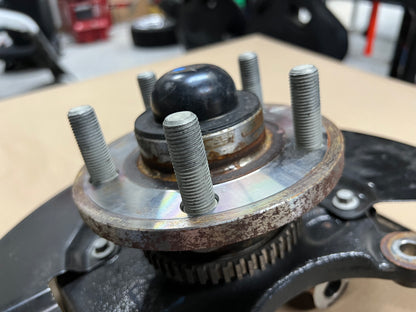 2015-2020 Ford Mustang 5.0L GT LH Driver Side Front Spindle Knuckle Hub