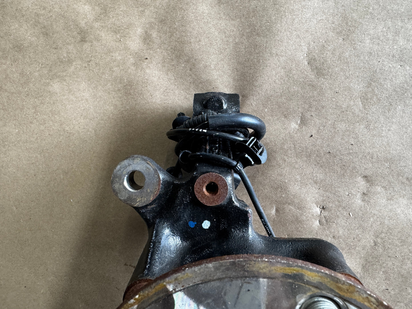 2021-2023 Ford Mustang 5.0 GT RH Passenger Side Front Spindle Knuckle Hub 4 Bolt