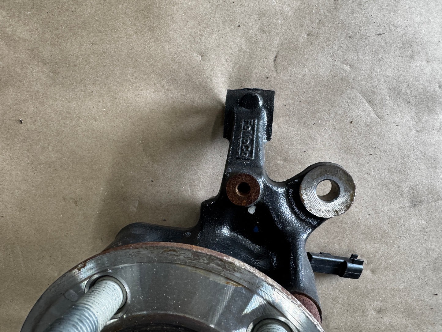 2021-2023 Ford Mustang 5.0 GT LH Driver Side Front Spindle Knuckle Hub 4 Bolt