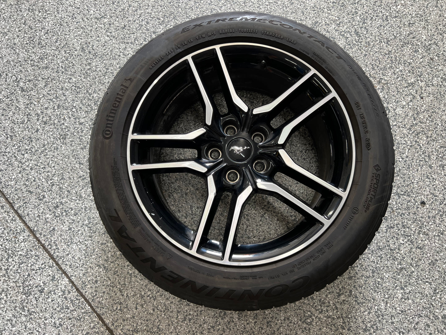 2018-2023 Ford Mustang GT 5.0 18x8" Wheel Rim Continental 235/50/18