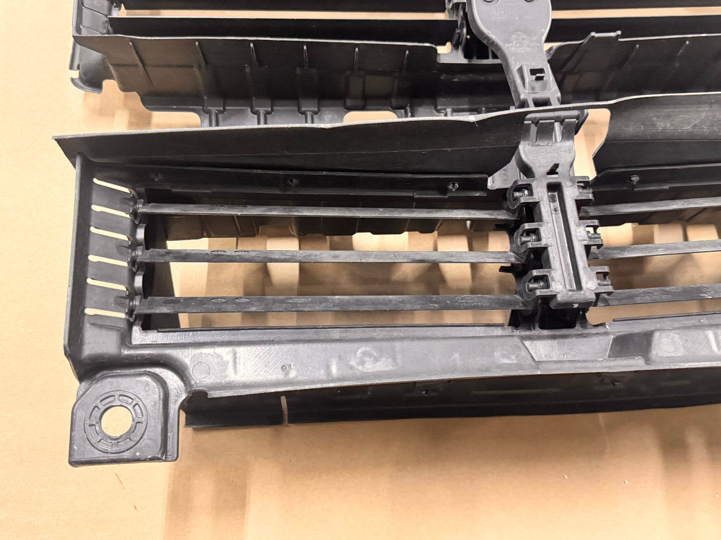 2018-2023 Ford Mustang GT Radiator Air Shutter Grille Assembly