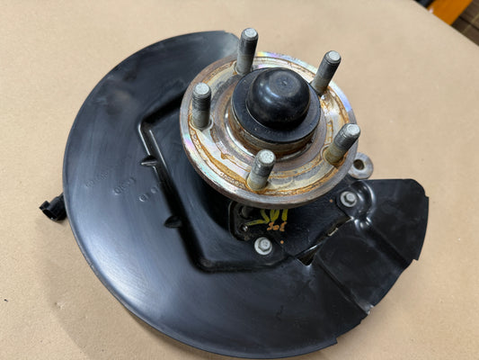 2015-2020 Ford Mustang 5.0L GT LH Driver Side Front Spindle Knuckle Hub - OEM