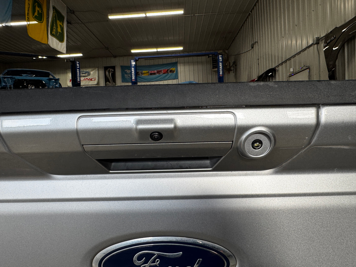 2023-2026 Ford F-250 Super Duty Bed Box 6'9" OEM Tailgate Tail Lights JS Silver