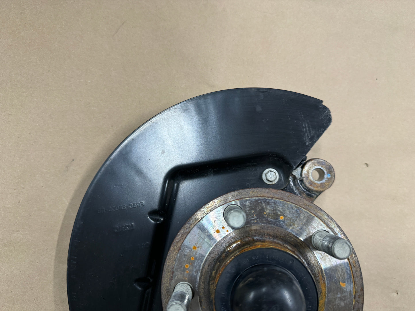 2015-2020 Ford Mustang 5.0L GT LH Driver Side Front Spindle Knuckle Hub - OEM