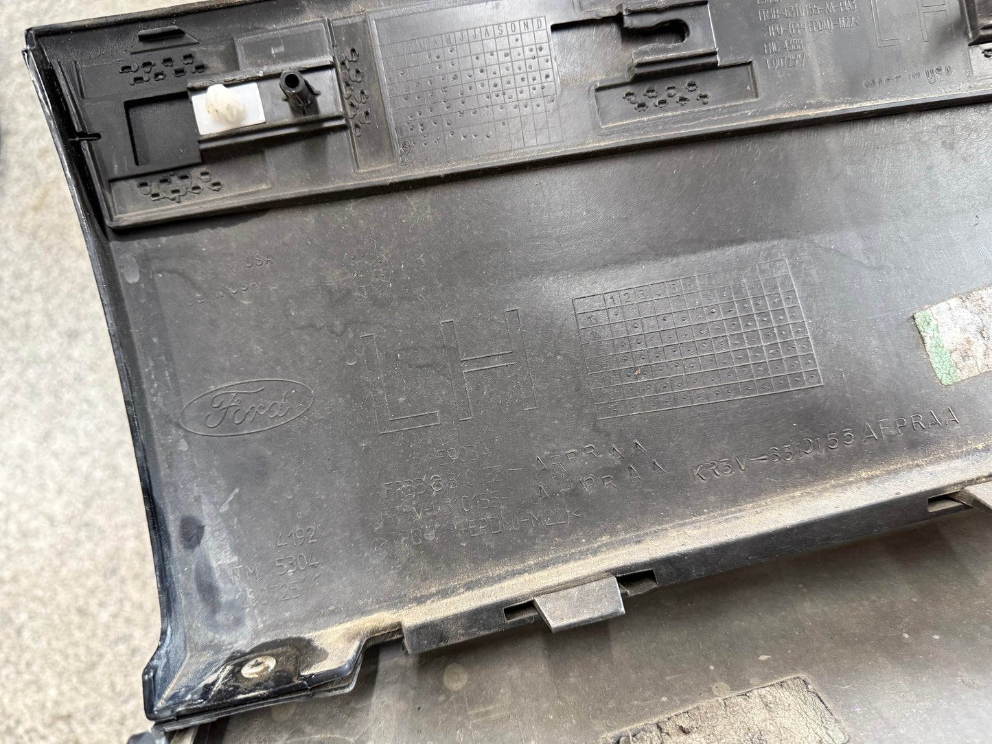 2015-2023 Mustang GT V6 LH Side Skirt Molding Driver Side "Black"