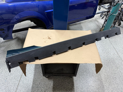 2015-2023 Mustang GT RH Passenger Side Skirt Molding Side "B5"