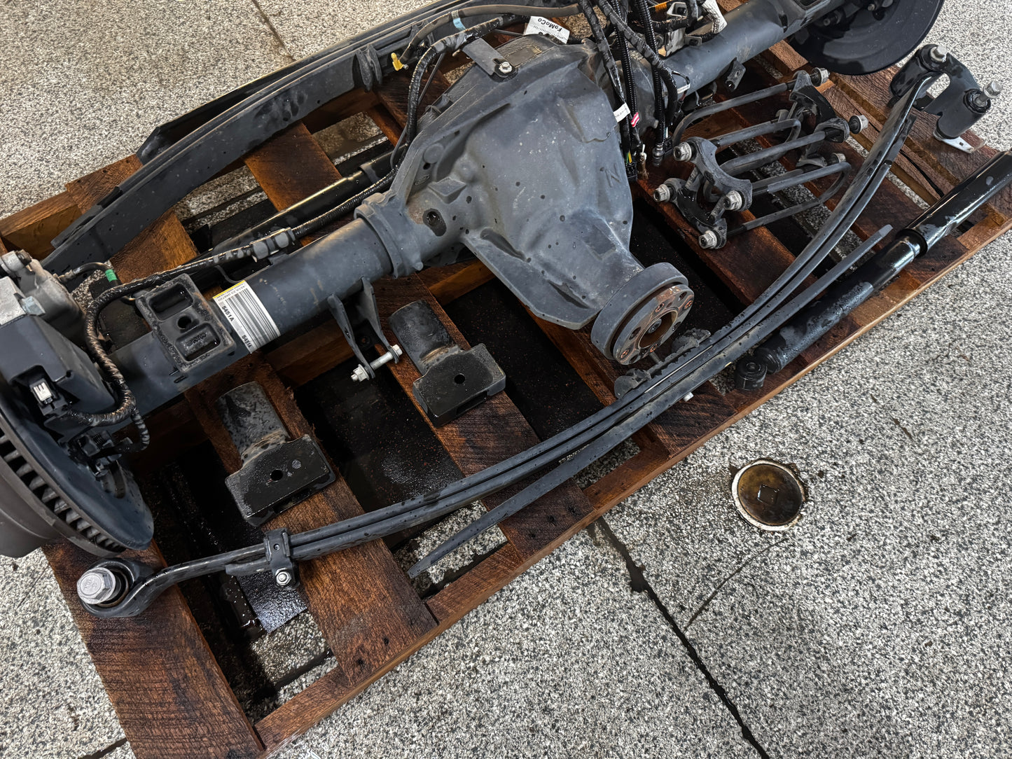 2023-2025 F-250 Super Duty Rear End Axle Assembly 3.31 Differential Gear 34k mi