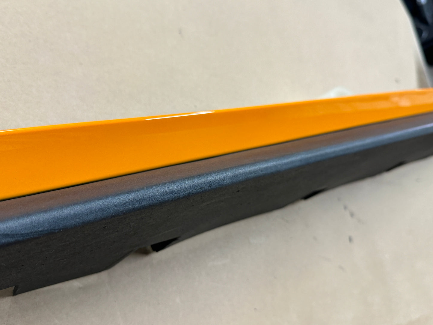 2015-2023 Mustang GT V6 LH Side Skirt Molding Driver Side NL