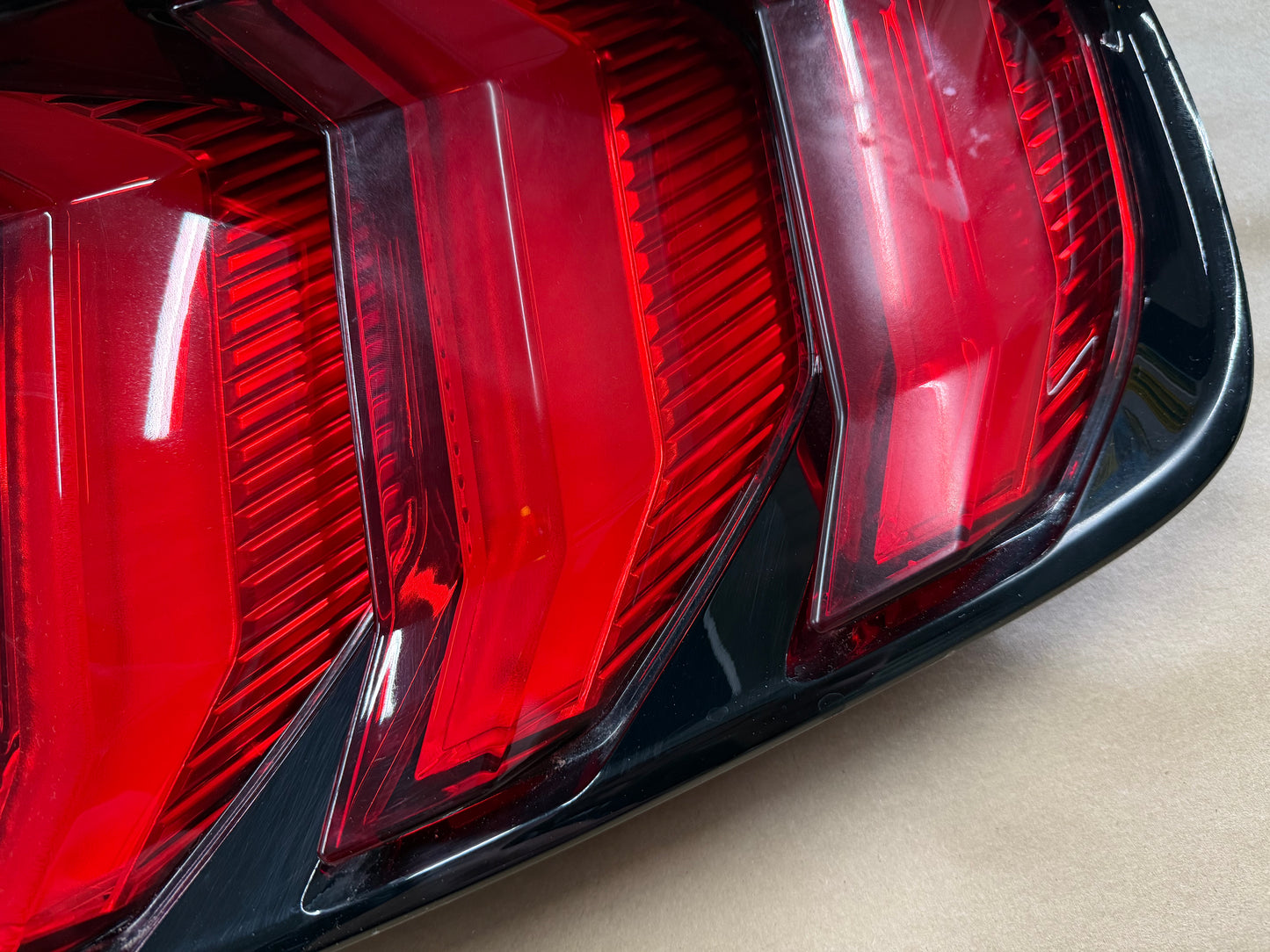 2018-2023 Ford Mustang GT V6 EcoBoost Tail Light RH Passenger Side LED