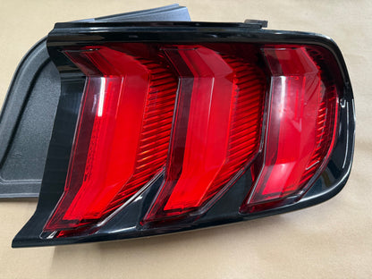 2018-2023 Ford Mustang GT V6 EcoBoost Tail Light RH Passenger Side LED