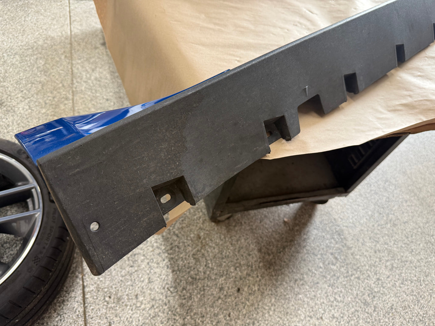 2015-2023 Mustang GT V6 LH Side Skirt Molding Driver Side "N6"