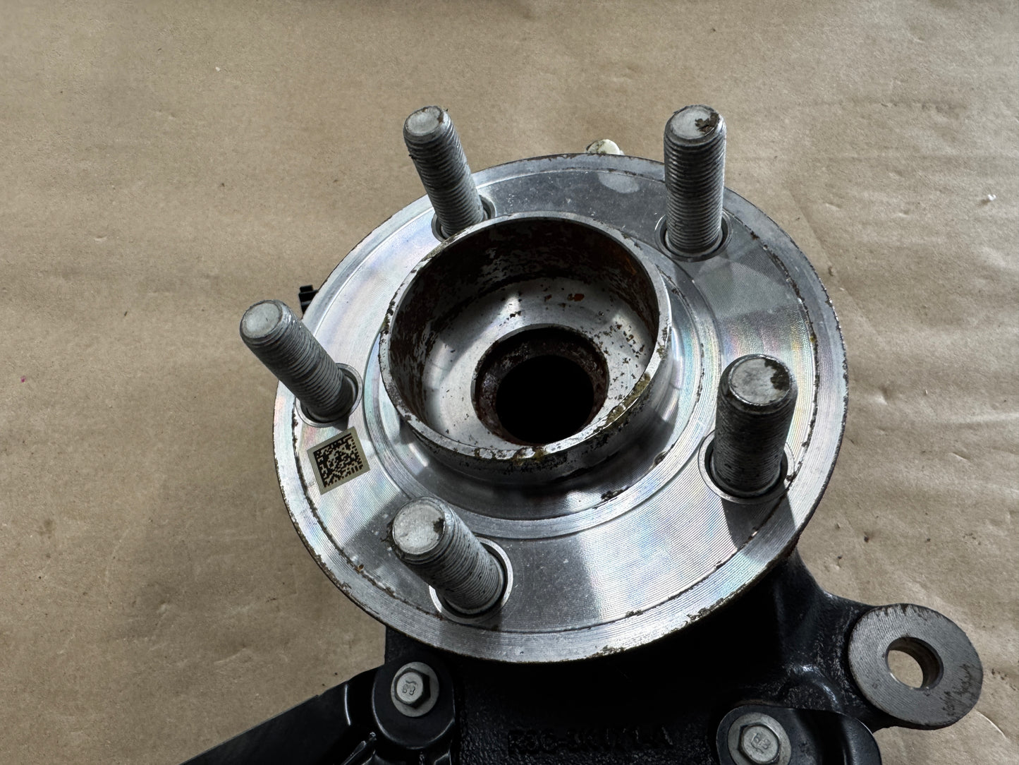 2024-2026 Mustang GT LH Driver Side Front Spindle Knuckle Hub Low Mileage - OEM