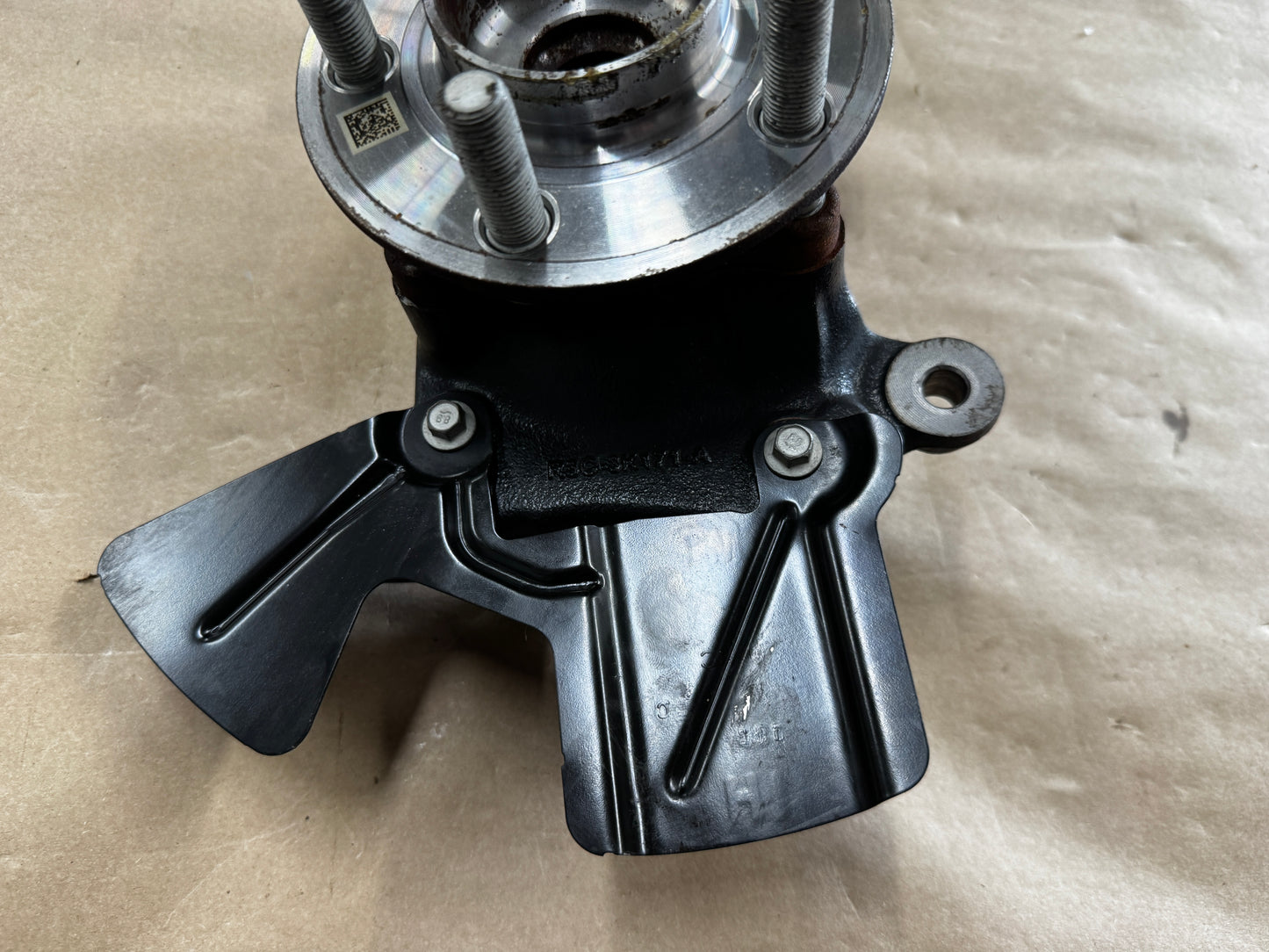 2024-2026 Mustang GT LH Driver Side Front Spindle Knuckle Hub Low Mileage - OEM