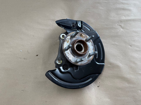 2010-2015 Chevrolet Camaro SS RH Passenger Side Front Spindle Knuckle Hub GM