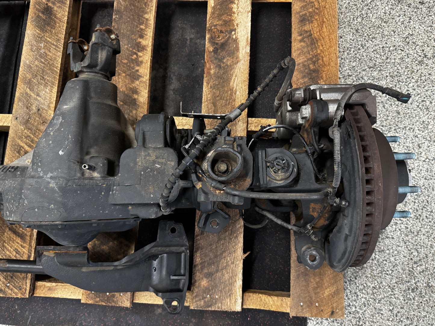 2023-2025 F-250 Super Duty Front Axle 3.73 Differential Gear 4x4 34k miles