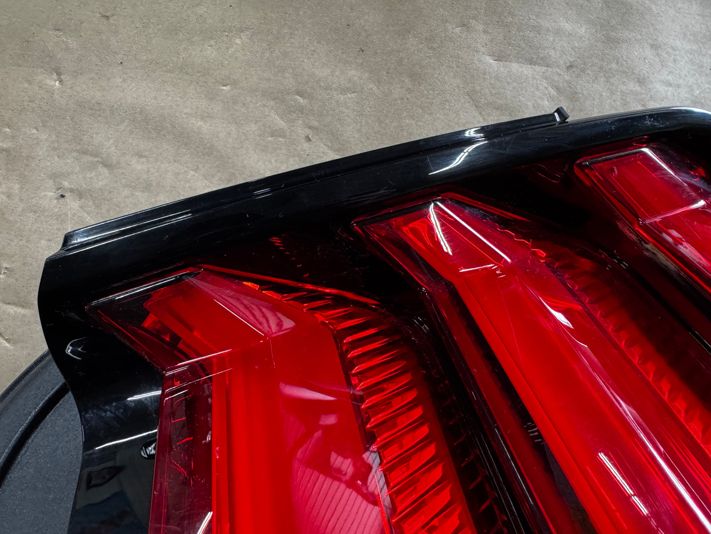 2018-2023 Ford Mustang GT V6 EcoBoost Tail Light RH Passenger Side LED
