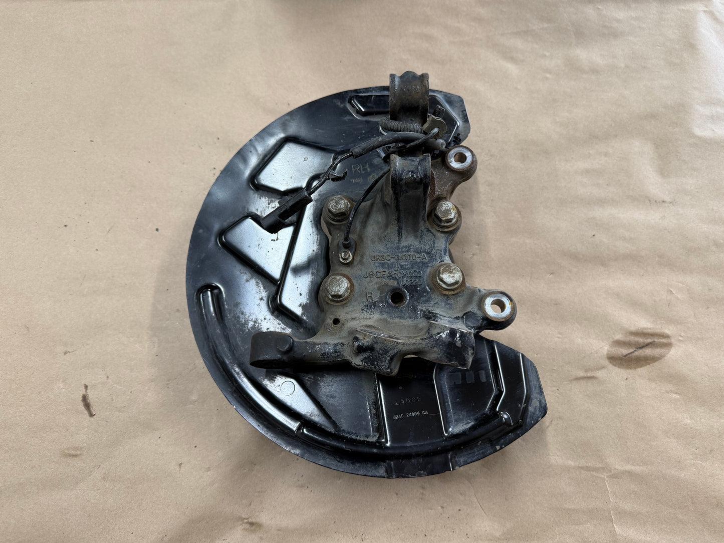 2021-2023 Ford Mustang 5.0 GT RH Passenger Side Front Spindle Knuckle Hub 4 Bolt