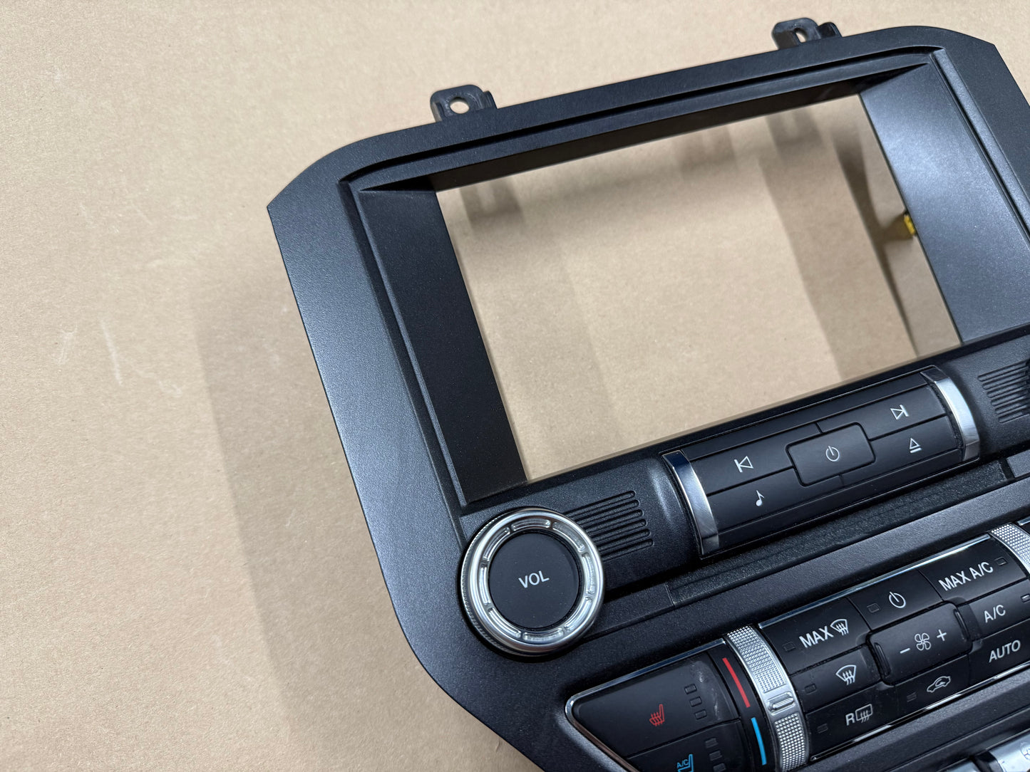 2018 Ford Mustang GT Touch Screen Face Plate Radio Module USB
