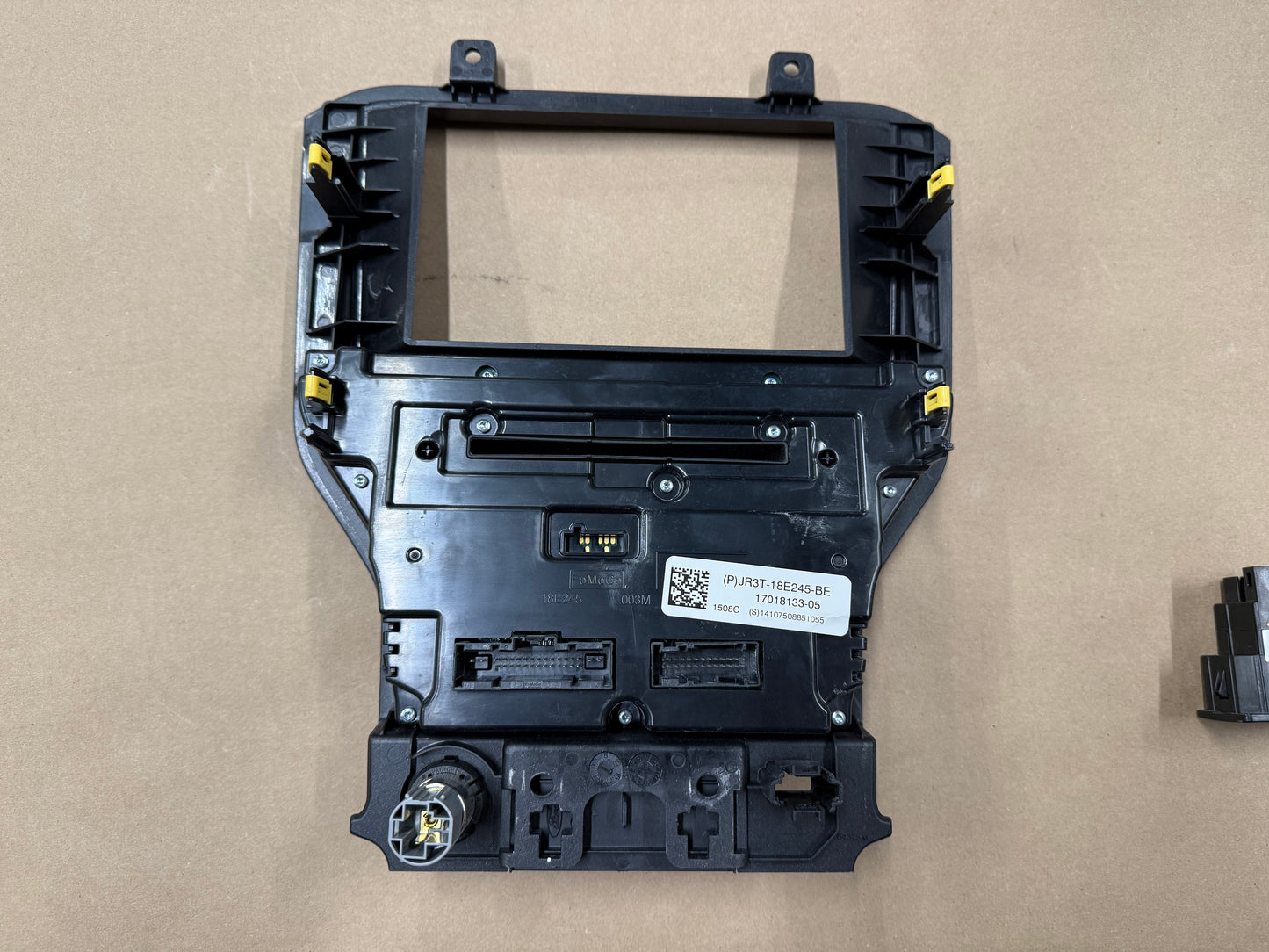 2018 Ford Mustang GT Touch Screen Face Plate Radio Module USB
