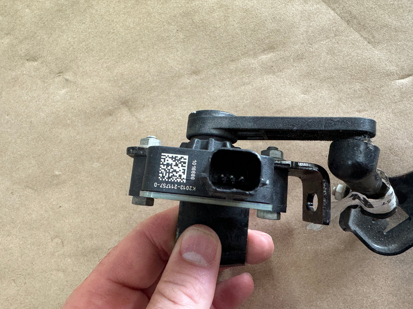2020-2022 Ford Mustang GT500 Rear Magnetic Ride Control Sensor RH Passenger