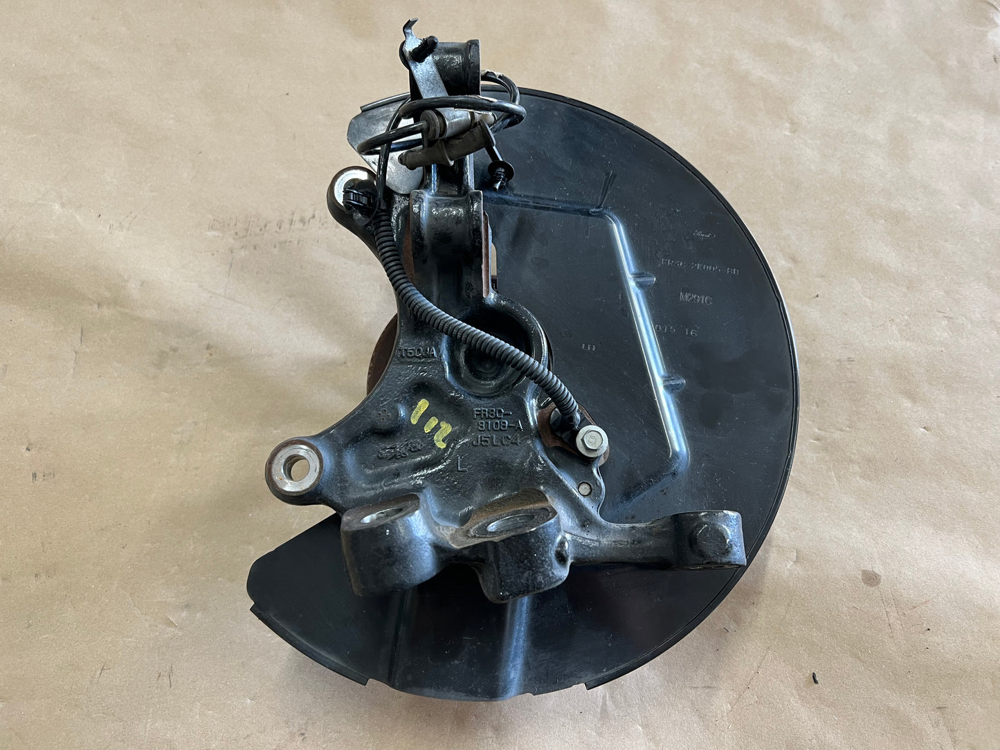 2015-2020 Ford Mustang 5.0L GT LH Driver Side Front Spindle Knuckle Hub
