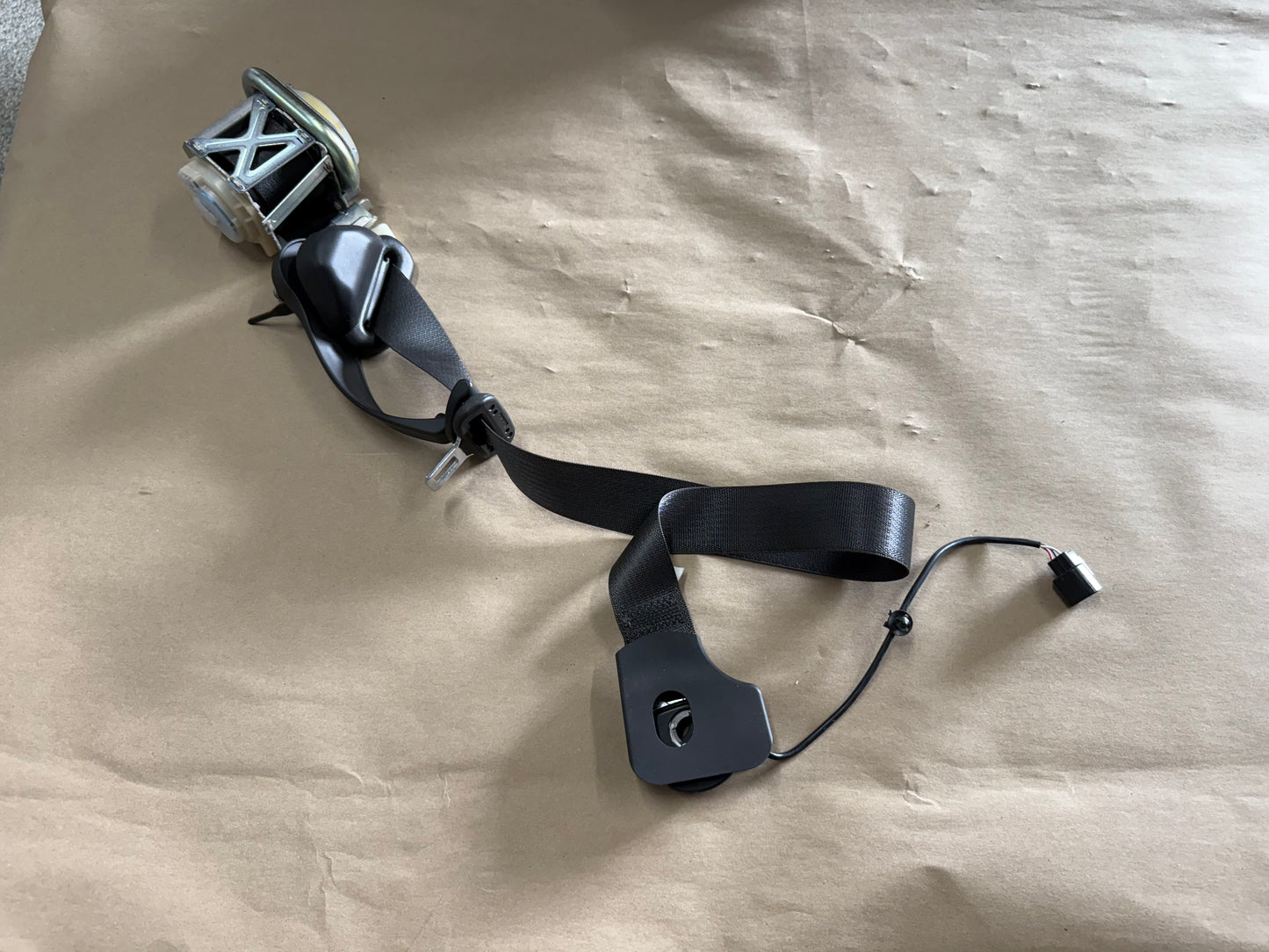 2008-2009 Ford Mustang GT GT500 Coupe Front RH Passenger Seat Belt Dark Charcoal