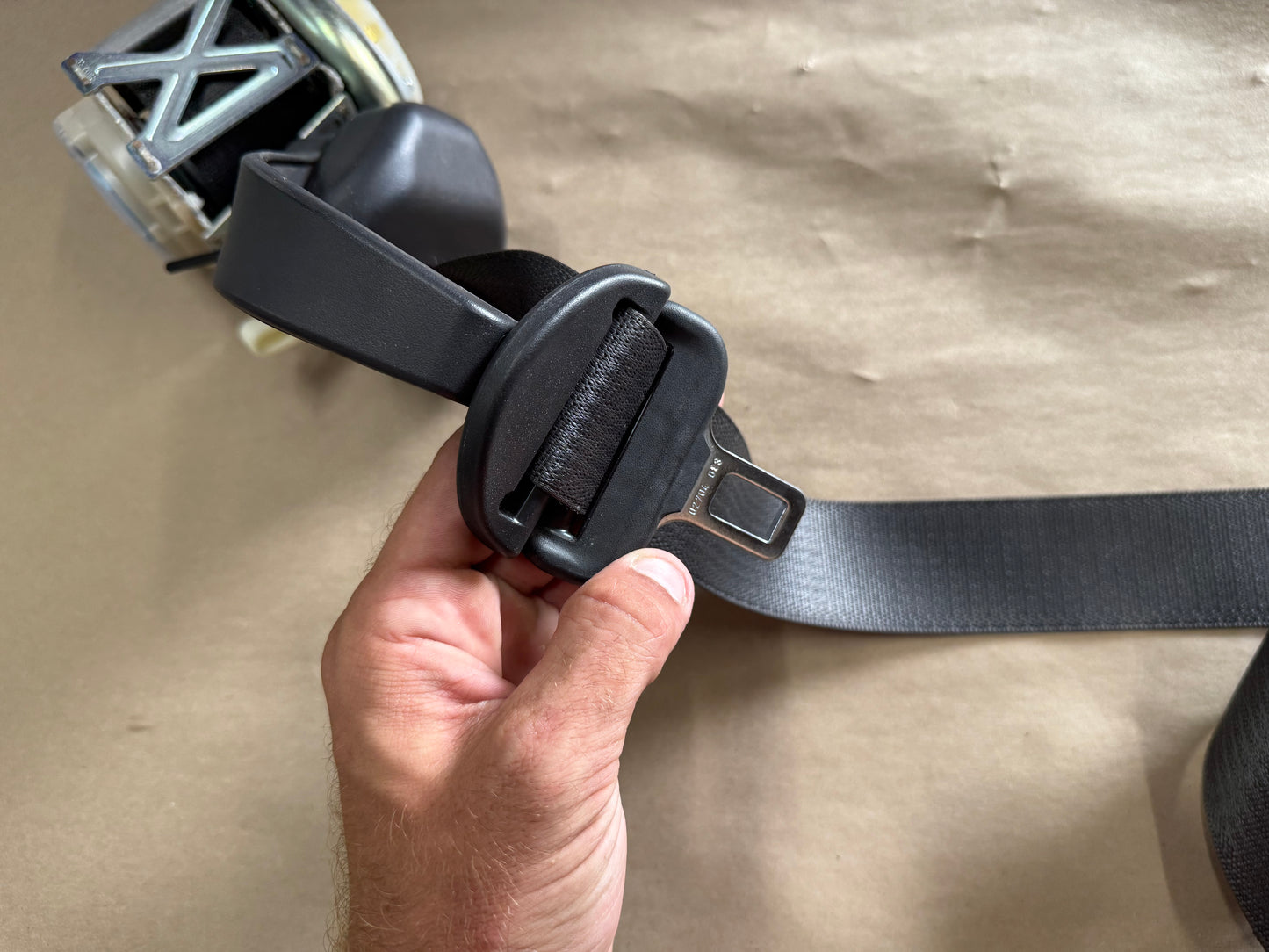 2008-2009 Ford Mustang GT GT500 Coupe Front RH Passenger Seat Belt Dark Charcoal