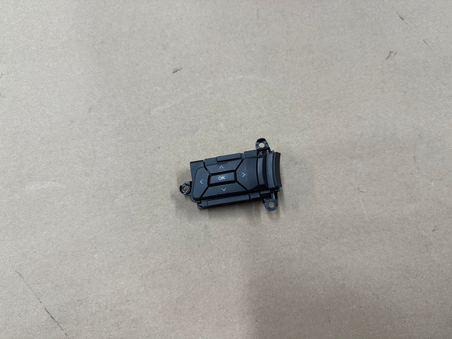 2015-2017 Ford Mustang GT LH Wheel Steering Button OK/Arrows