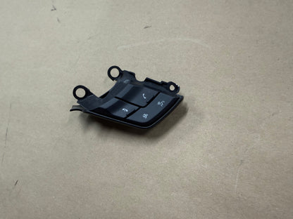 2015-2017 Ford Mustang GT RH Wheel Steering Button Sync Control