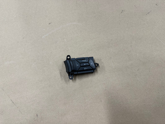 2015-2017 Ford Mustang GT RH Wheel Steering Button Volume Mute Search