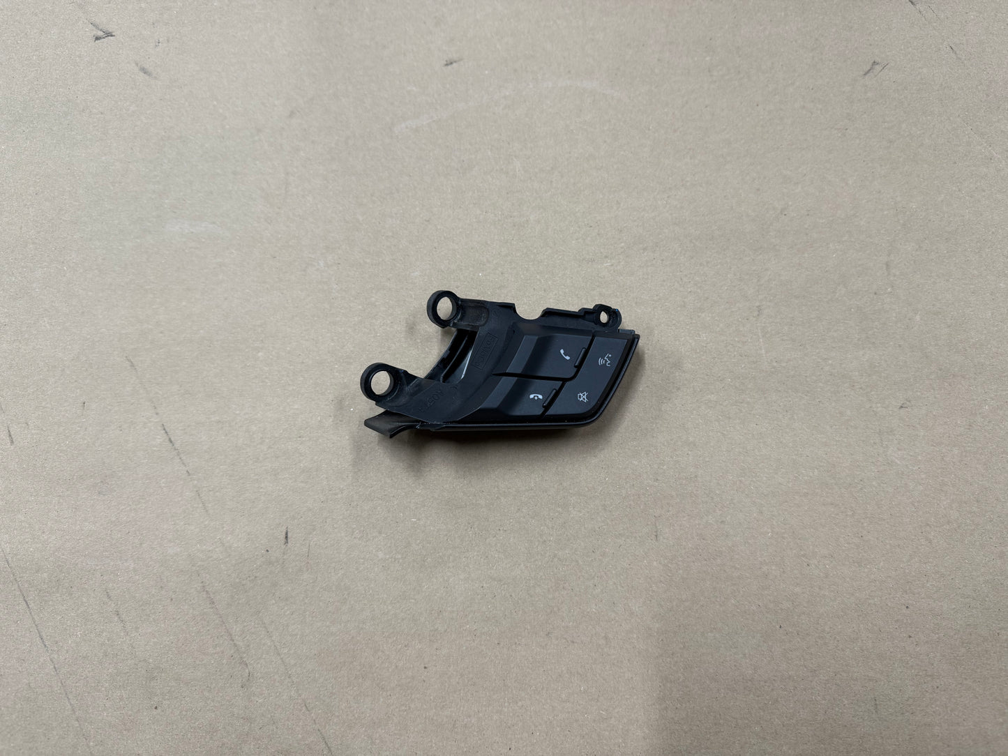 2015-2017 Ford Mustang GT RH Wheel Steering Button Sync Control