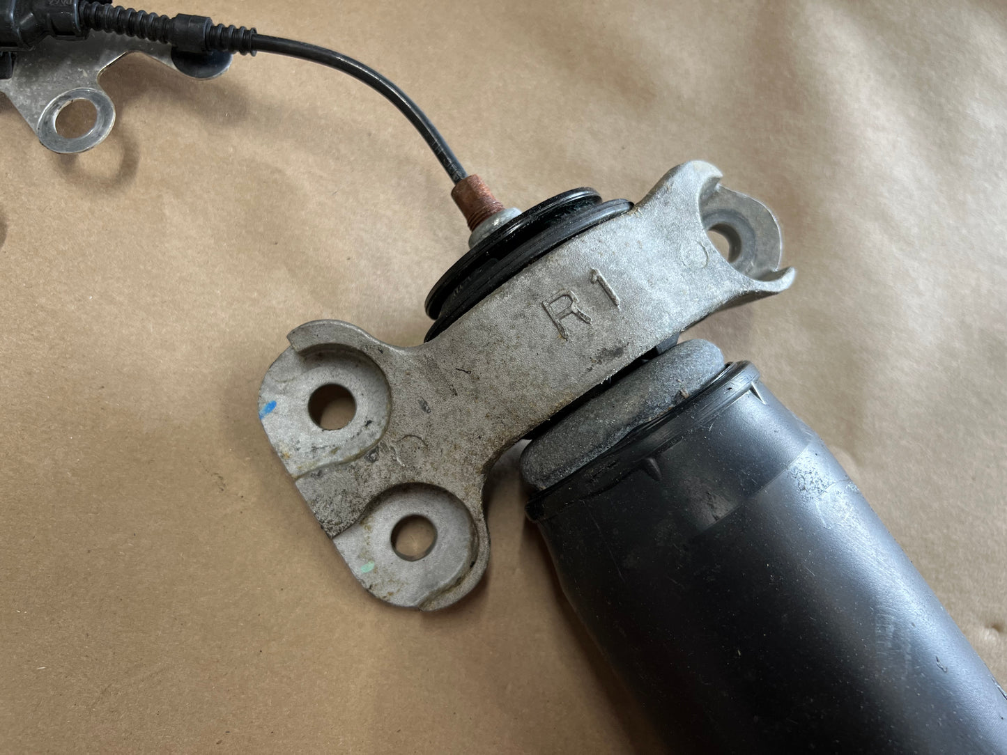 2016-2024 Chevrolet Camaro SS ZL1 RH/passenger MagneRide Shock