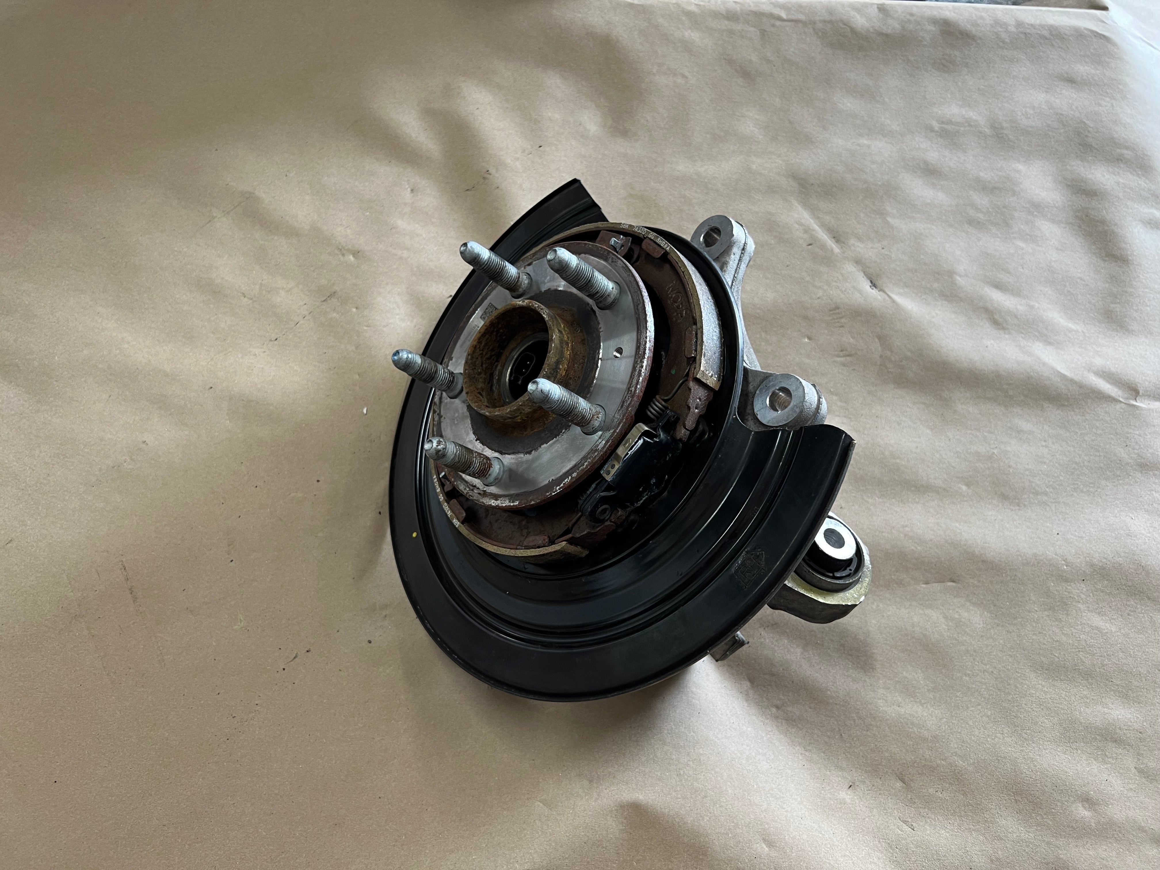 2016-2024 Chevrolet Camaro ZL1 SS RH Passenger Side Rear Spindle