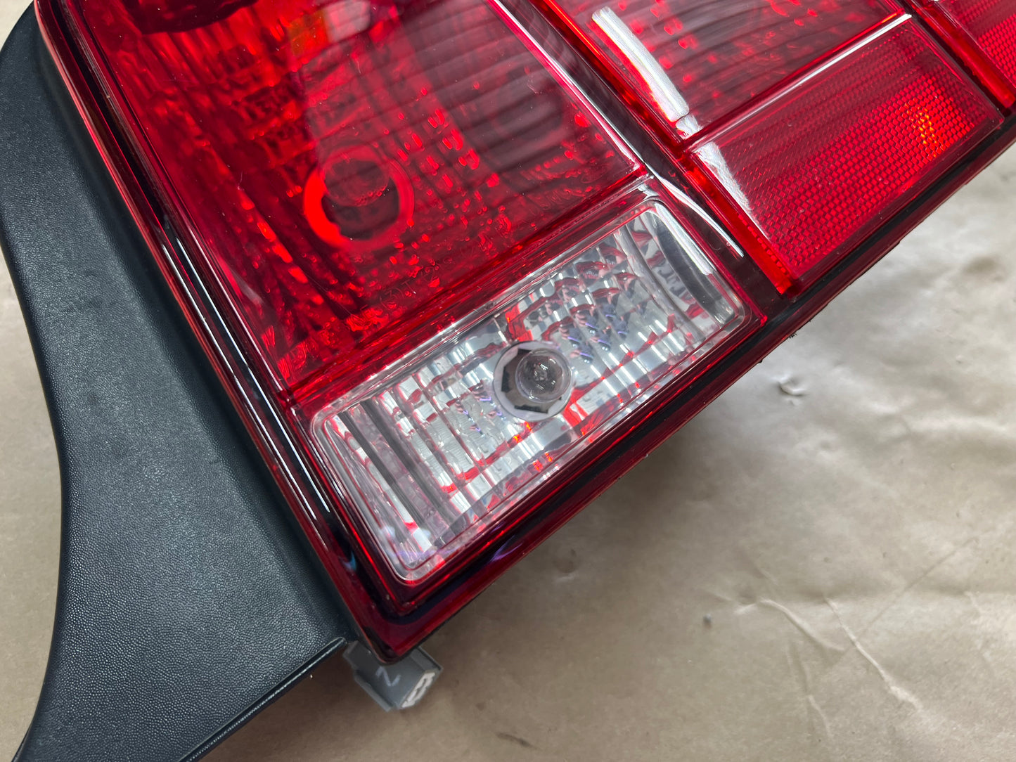 2005-2009 Ford Mustang GT V6 GT500 Tail Light RH Passenger Side