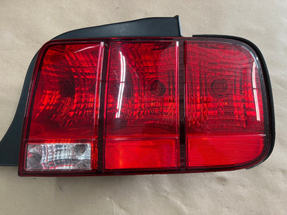 2005-2009 Ford Mustang GT V6 GT500 Tail Light RH Passenger Side