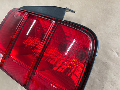 2005-2009 Ford Mustang GT V6 GT500 Tail Light RH Passenger Side