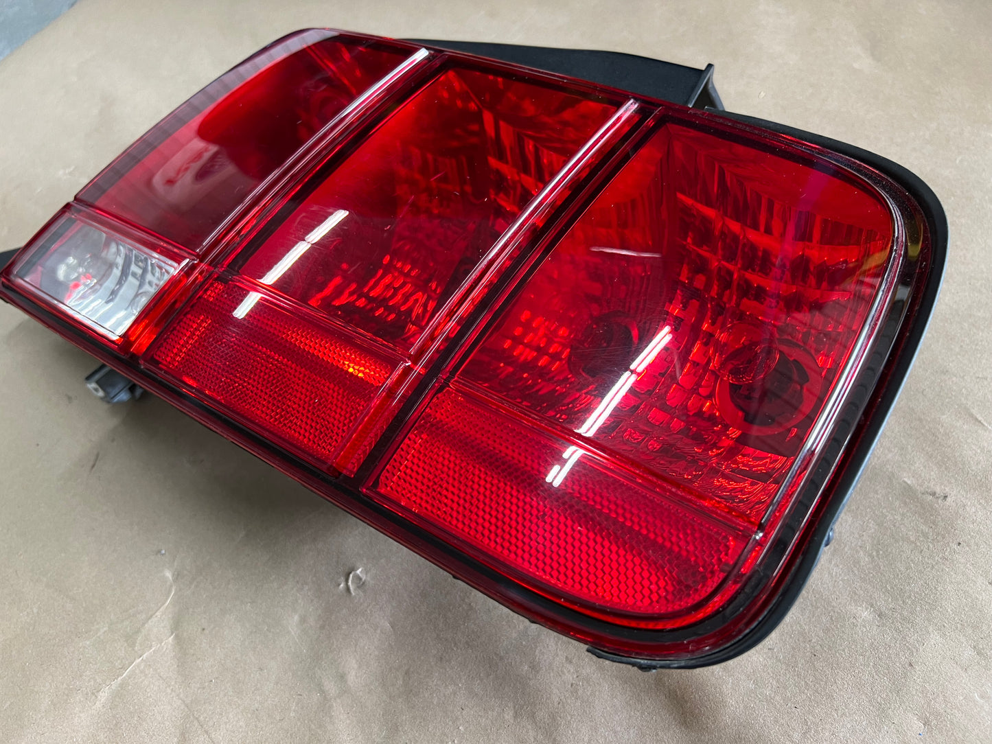 2005-2009 Ford Mustang GT V6 GT500 Tail Light RH Passenger Side