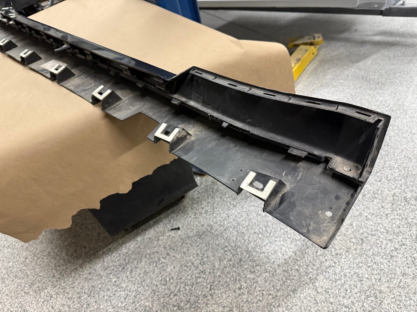2015-2023 Mustang GT V6 LH Side Skirt Molding Driver Side "Black"