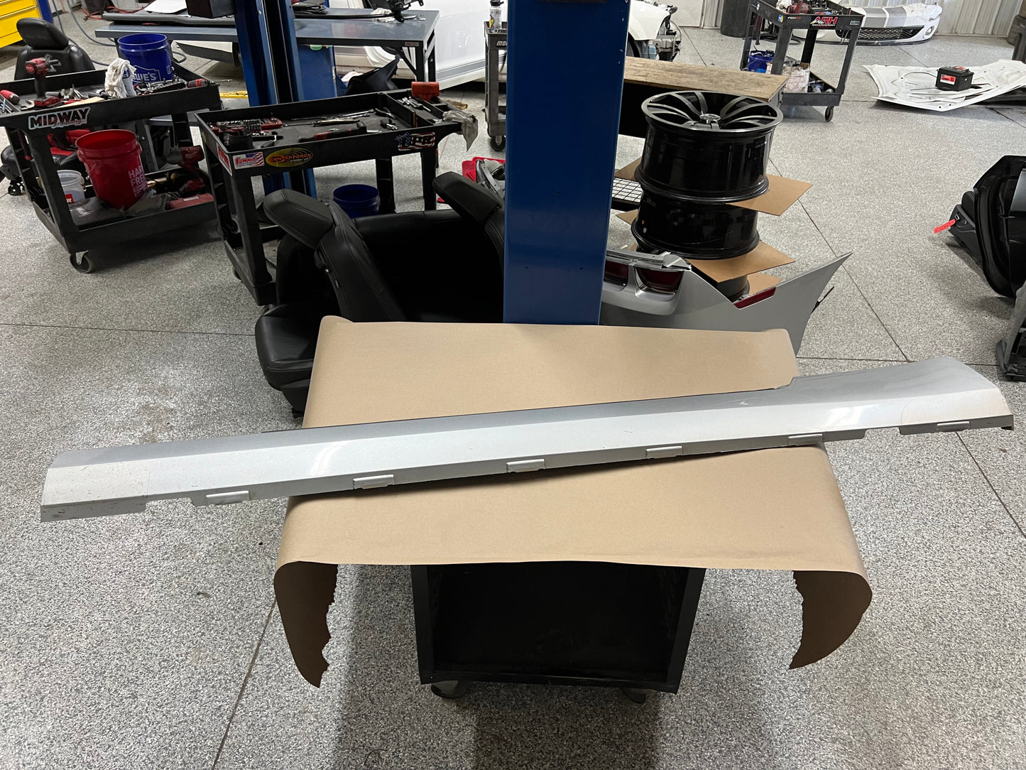 2010-2015 Chevrolet Camaro SS LH Driver Side Skirt Molding "Silver"