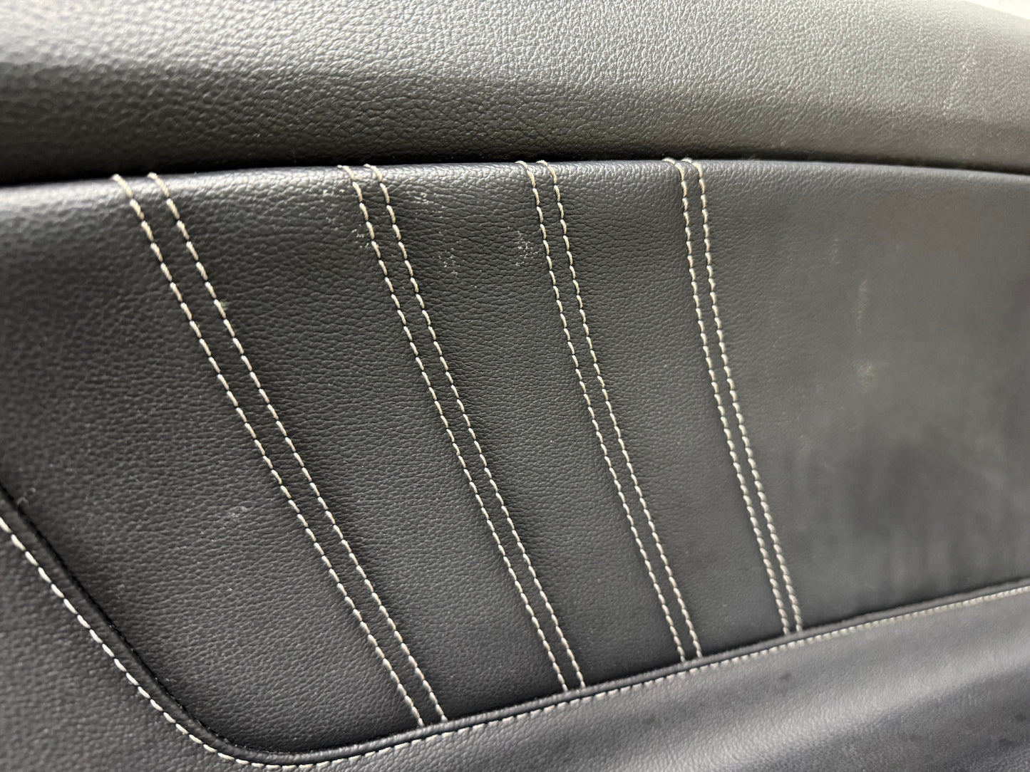 2018-2023 Ford Mustang GT LH Driver Leather Insert Door Panel Grey Stitching