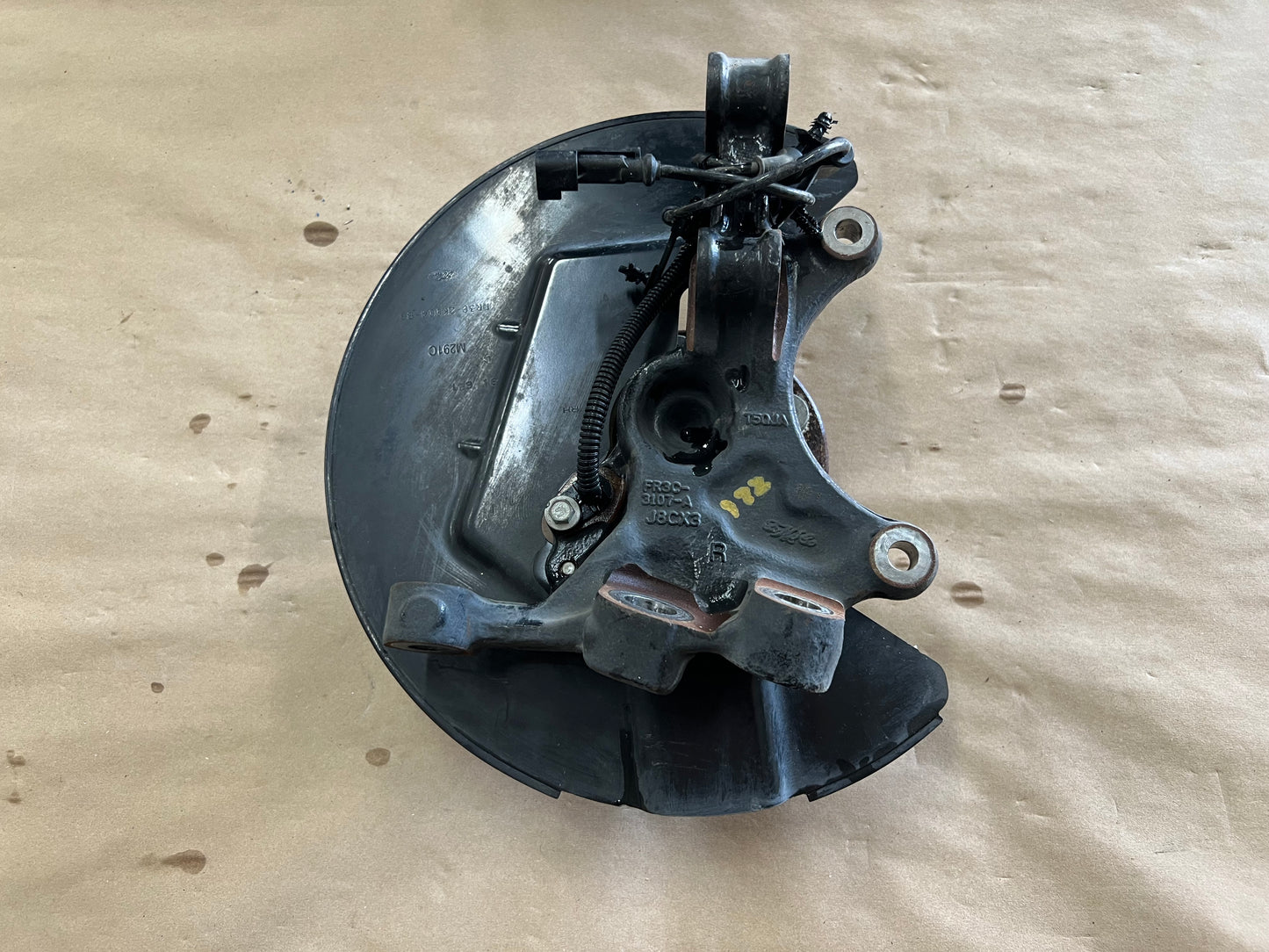 2015-2020 Ford Mustang 5.0L GT RH Passenger Side Front Spindle Knuckle Hub