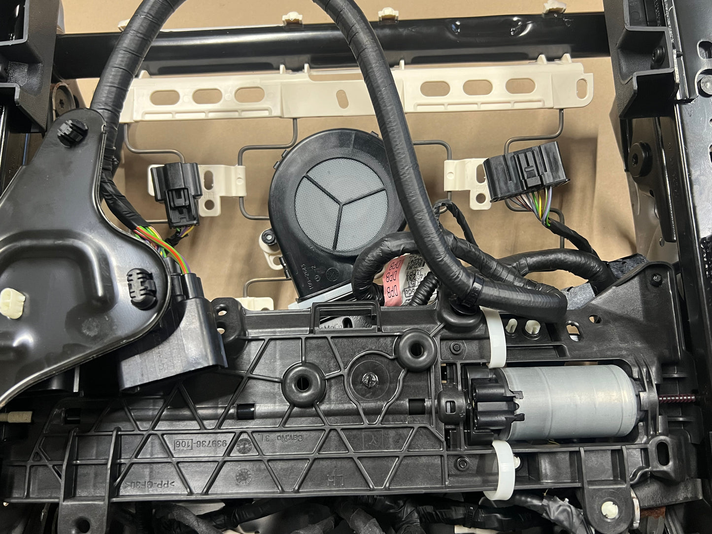 2018-2022 Ford Mustang LH Driver Side Electric Power Seat Track Heat/Cool